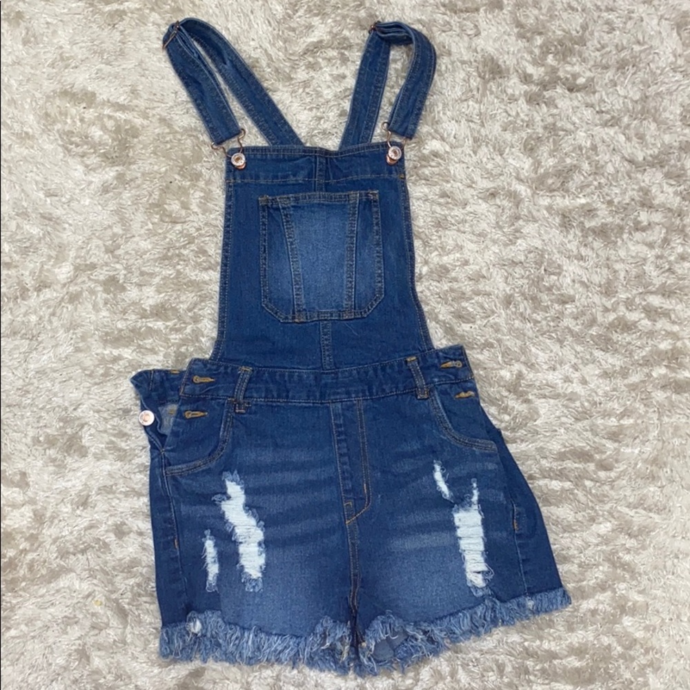 CUTE JEAN OVERALLS!!!!!!!!!!!!!